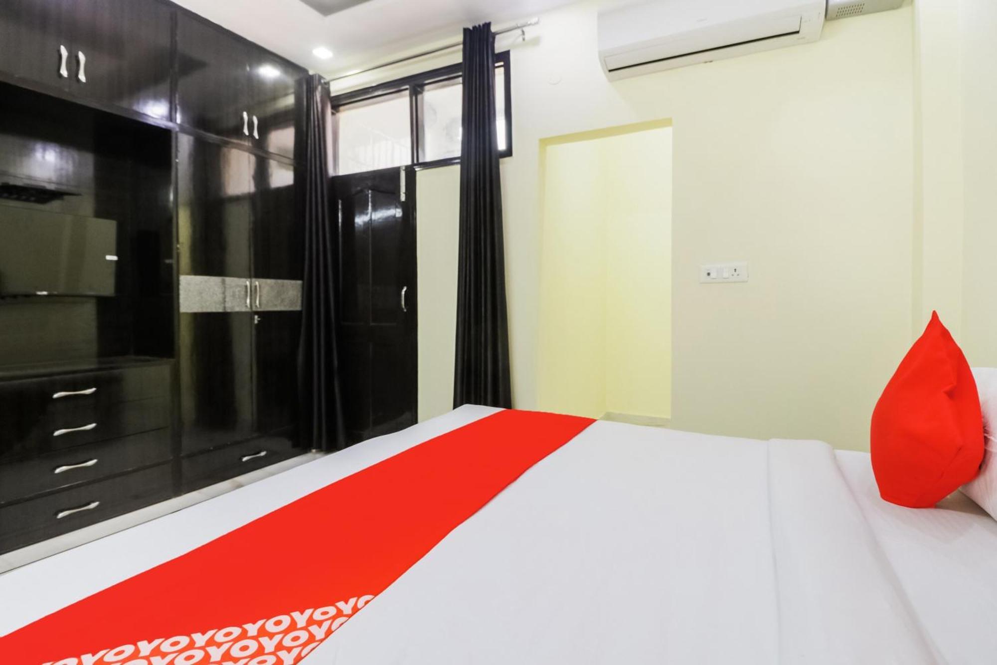 Golden Bridge Hotell New Delhi Exteriör bild